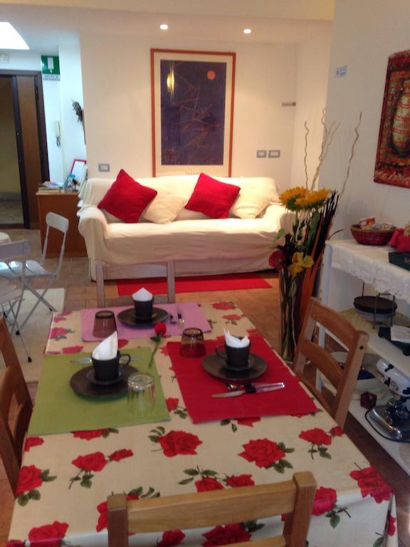 Casa Degli Ubaldi Bed & Breakfast Rome Bagian luar foto