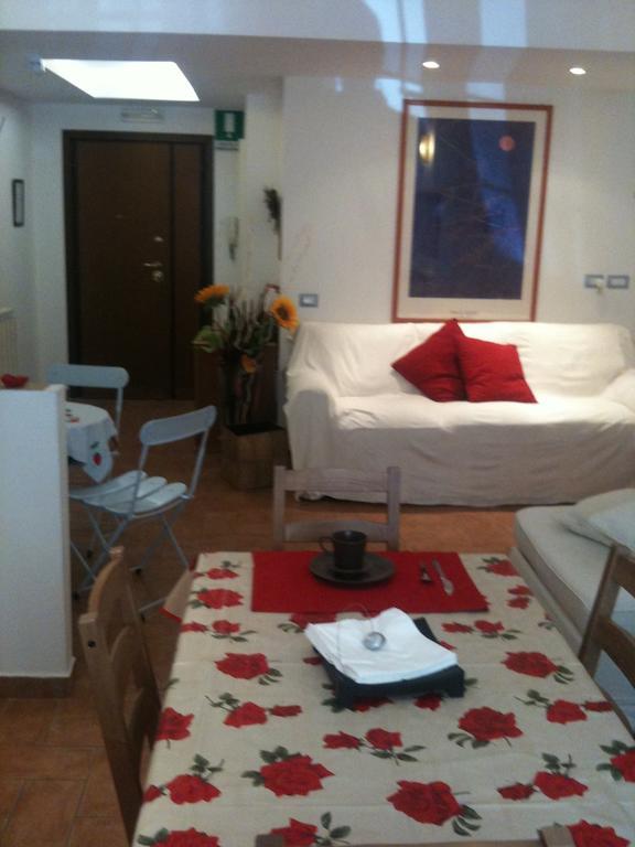 Casa Degli Ubaldi Bed & Breakfast Rome Bagian luar foto