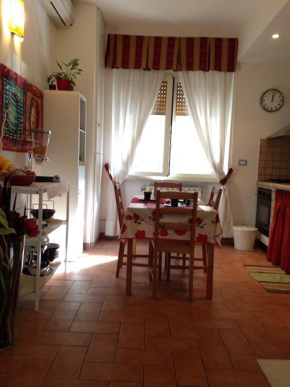 Casa Degli Ubaldi Bed & Breakfast Rome Bagian luar foto